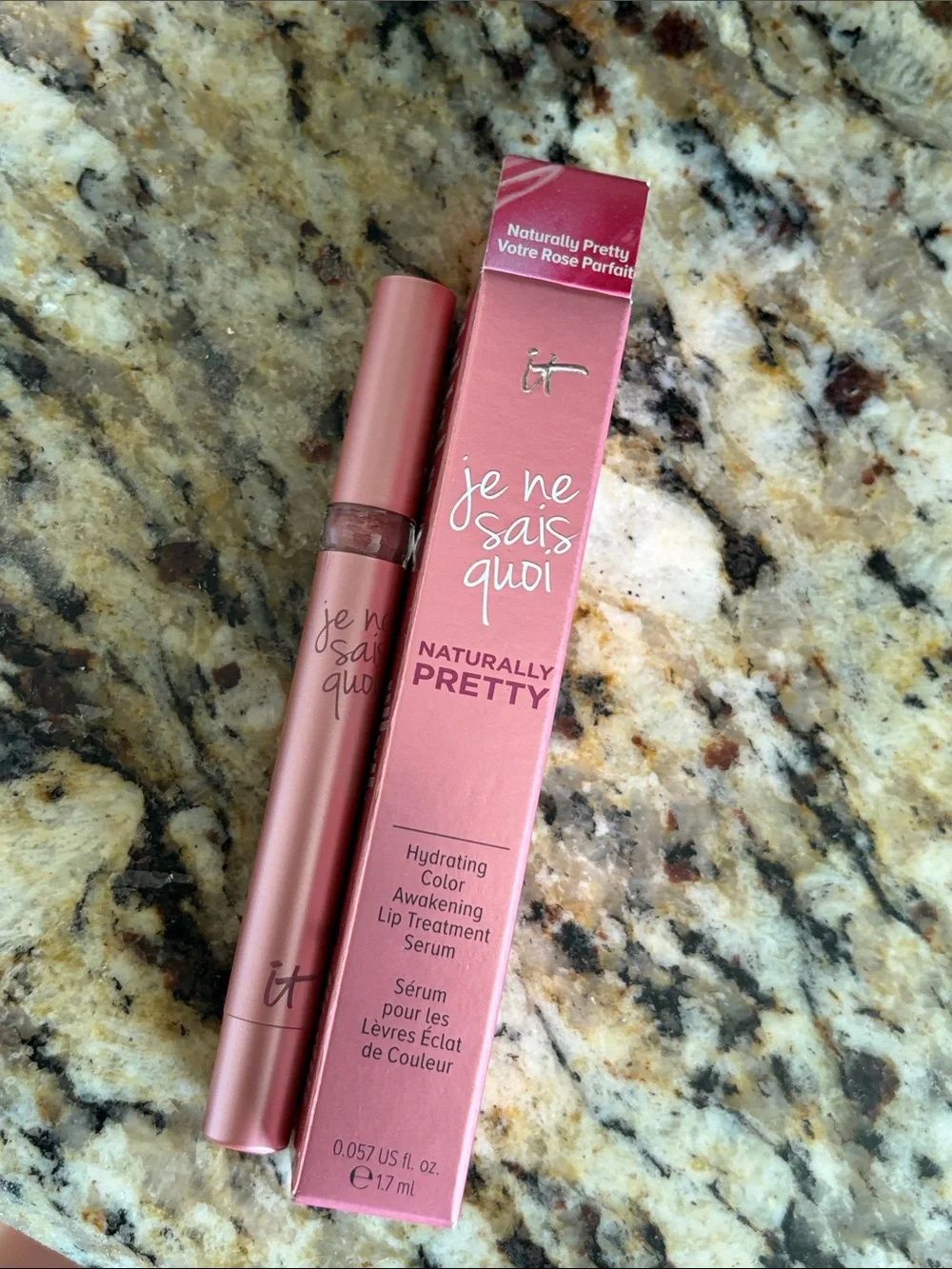 ❤️💋IT Cosmetics Naturally Pretty Je Ne Sais Quoi Hydrating Lip Treatment